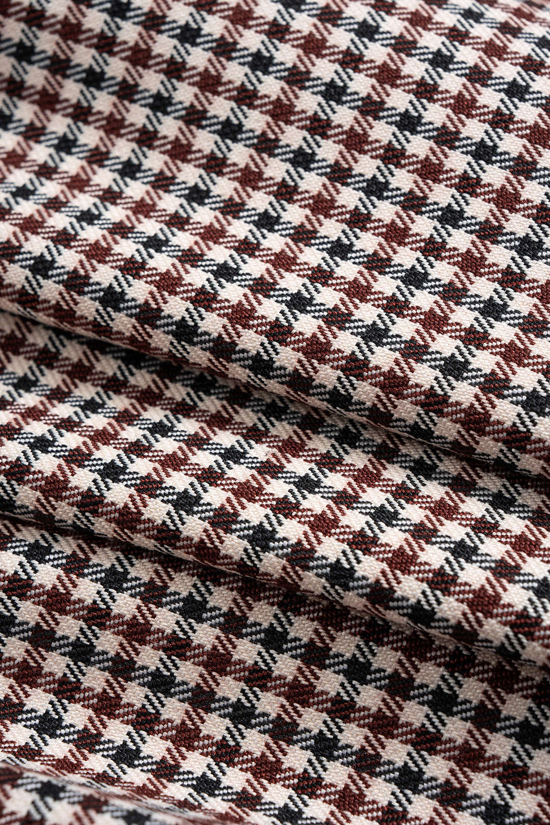 שמלת מיני עם שרוולים ארוכים, הדפס משובץ וטלאים 