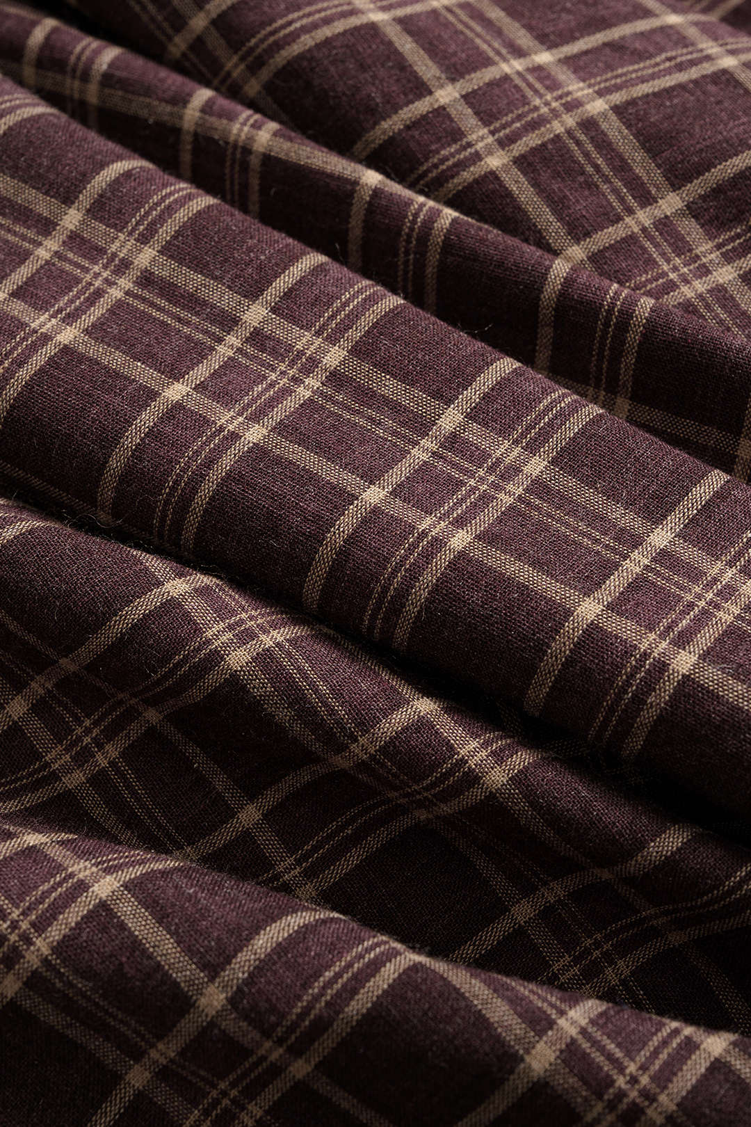 חצאית טלאים עם שוליים לא סדירה ומותניים גבוהים 