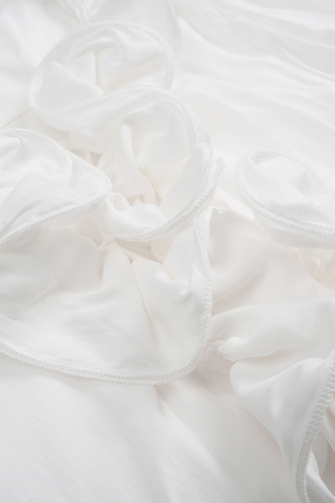 חולצה ארוכת שרוולים עם קפלים וקשירה מלפנים של שיפון 