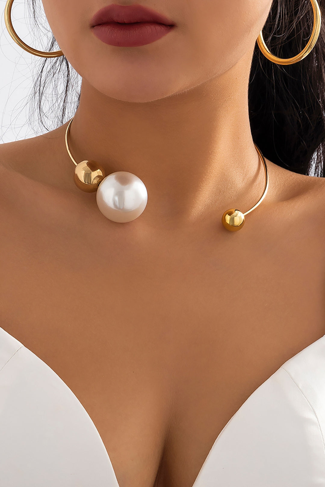 Collar De Perlas Metálicas Minimalista Brillante Y Elegante