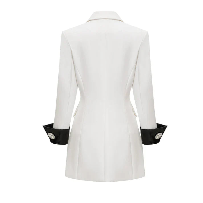 Chaqueta Luster Minimalista Blanca con Detalles Negros