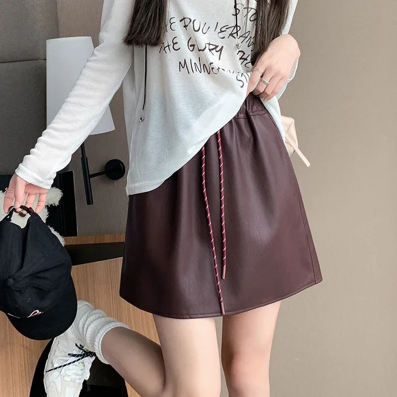 Falda Mini de Malla Silueta en A Look Cuero Elegante
