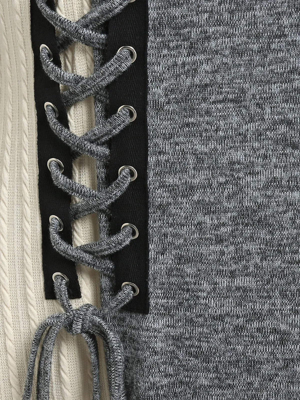 Elegante Vestido Violeta Dos Tonos Gris Crema Cuello Amplio