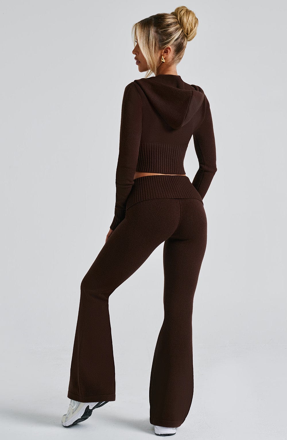 Conjunto De Punto Con Capucha Marrón Top Corto Elegante