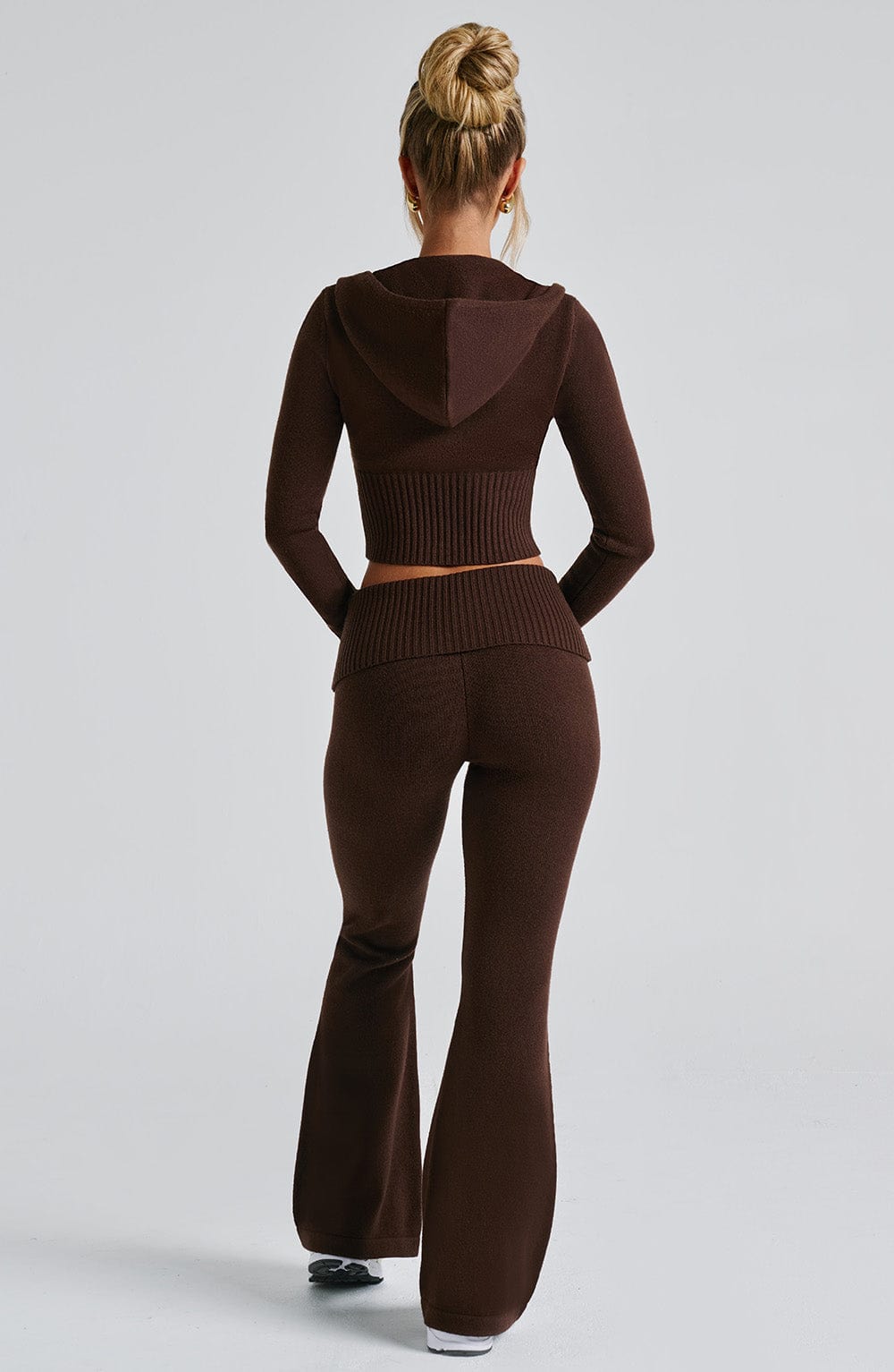Conjunto De Punto Con Capucha Marrón Top Corto Elegante
